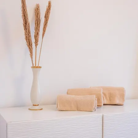 Helle, Ruhige In Mit Sehr Guter Anbindung Und Balkon