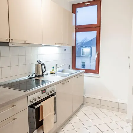 Appartement Helle, Ruhige In Mit Sehr Guter Anbindung Und Balkon Dresde