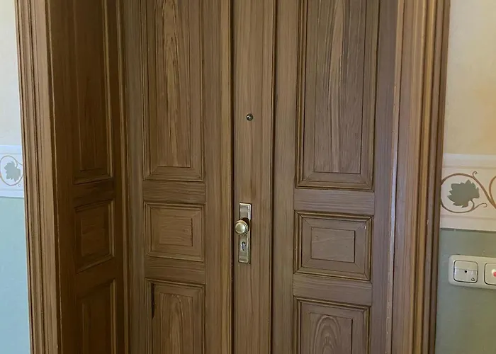 Helle, Ruhige In Mit Sehr Guter Anbindung Und Balkon * Dresden