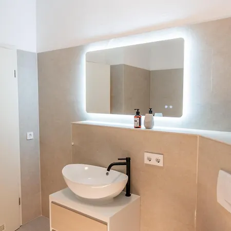 아파트 Helle, Ruhige In Mit Sehr Guter Anbindung Und Balkon *