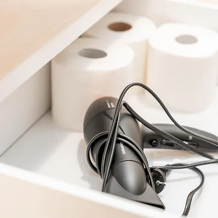 Helle, Ruhige In Mit Sehr Guter Anbindung Und Balkon