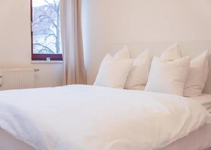 Helle, Ruhige In Mit Sehr Guter Anbindung Und Balkon Appartement *