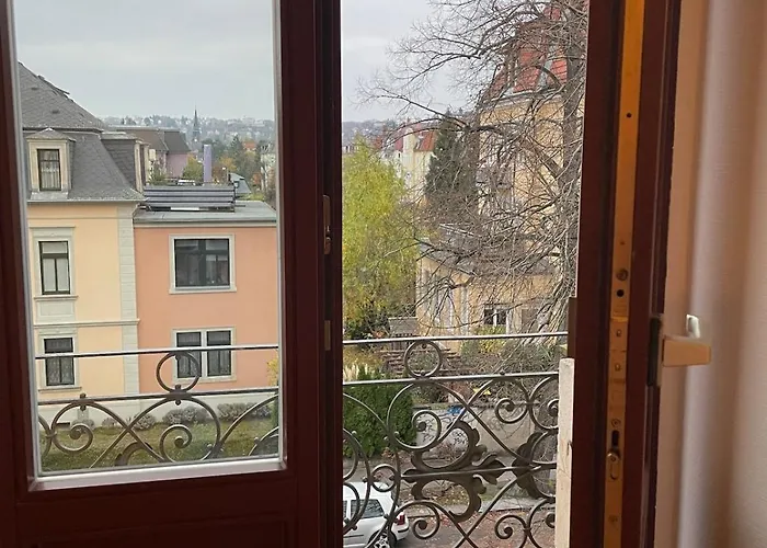 Helle, Ruhige In Mit Sehr Guter Anbindung Und Balkon *
