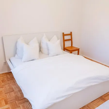 Helle, Ruhige In Mit Sehr Guter Anbindung Und Balkon Daire *